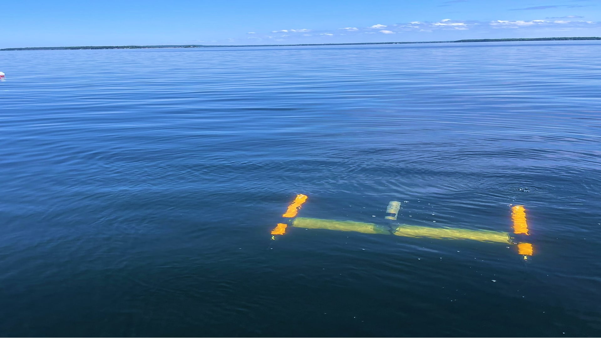 <p>Neutrally-buoyant for any deployment: Conventional or unmanned, above and below the surface.</p>

